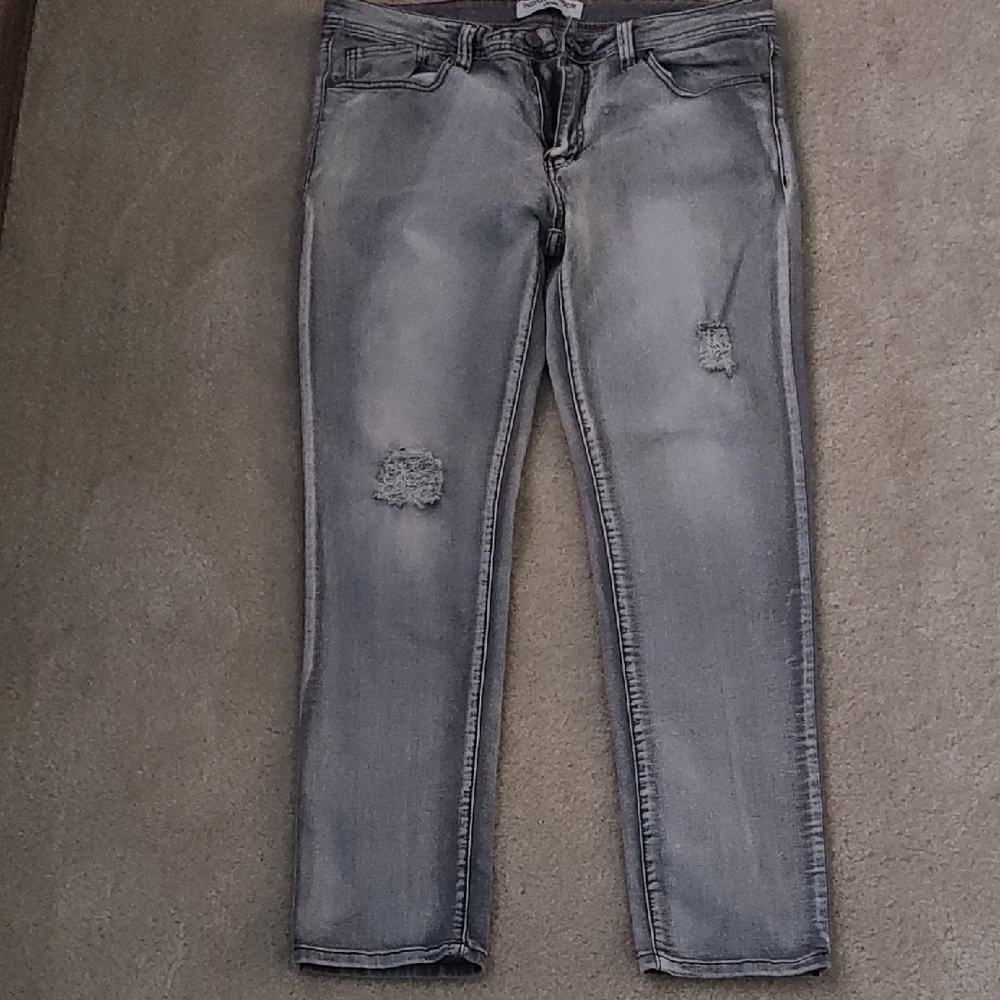Men Gray Distressed Jeans